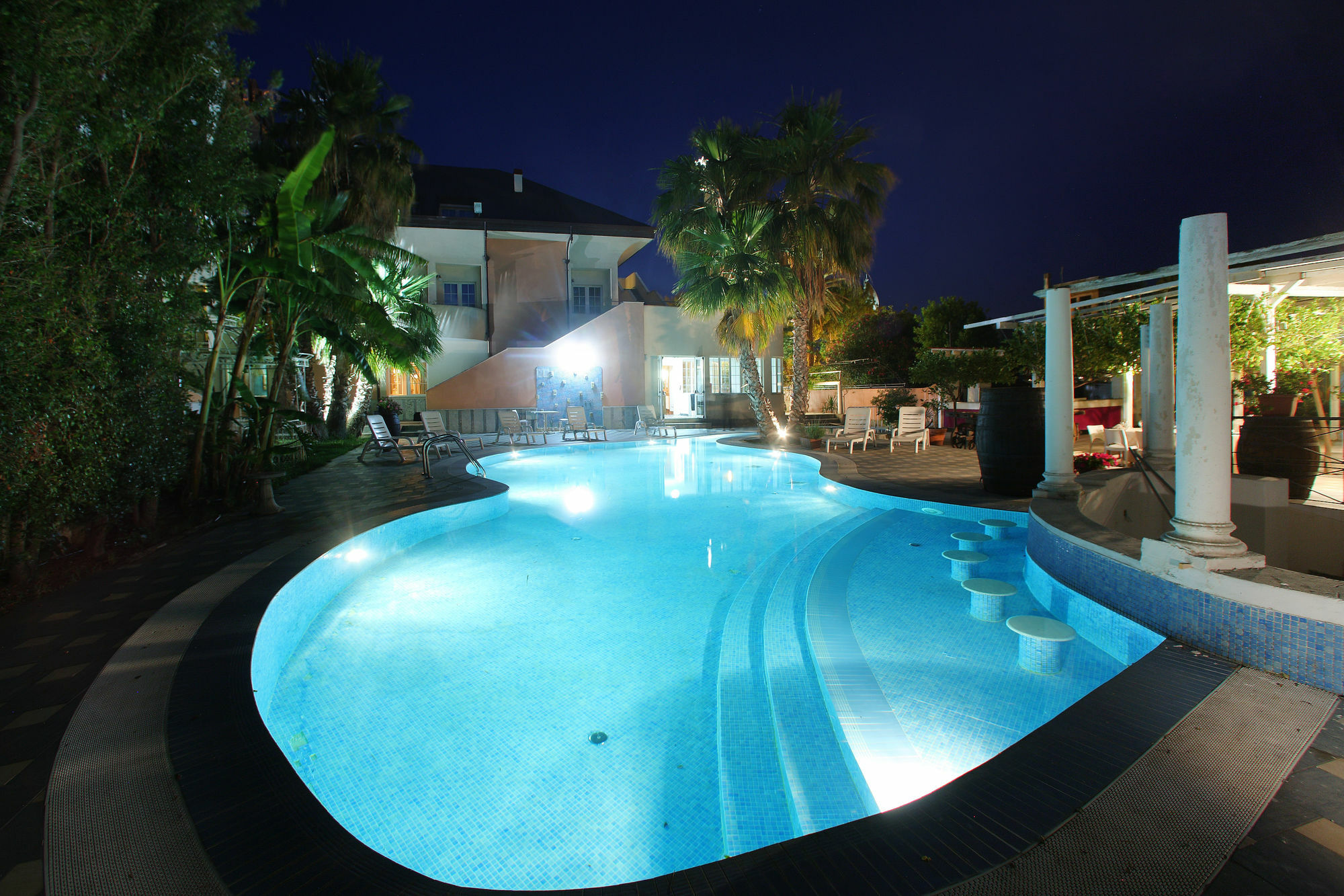 Regent Beach Hotel & Apartments เรจโจ ดี คาลาเบีย ภายนอก รูปภาพ